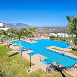 Daire Modern 2 Bedroom In One Heights La Cala