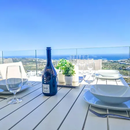 Apartmán Modern 2 Bedroom In One Heights La Cala *